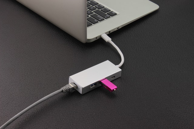 Clé USB personnalisée : pourquoi la choisir comme outil marketing ?
